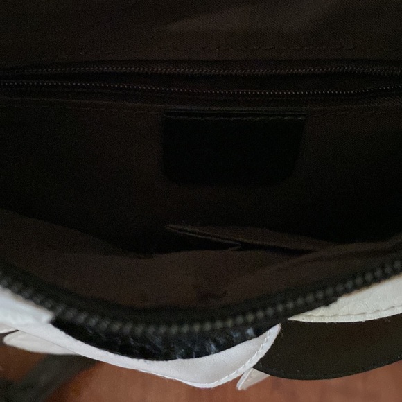 Black / White Petal Tier Pleather Purse with Beaded Straps Handbag/Shoulder Bag - Picture 3 of 11